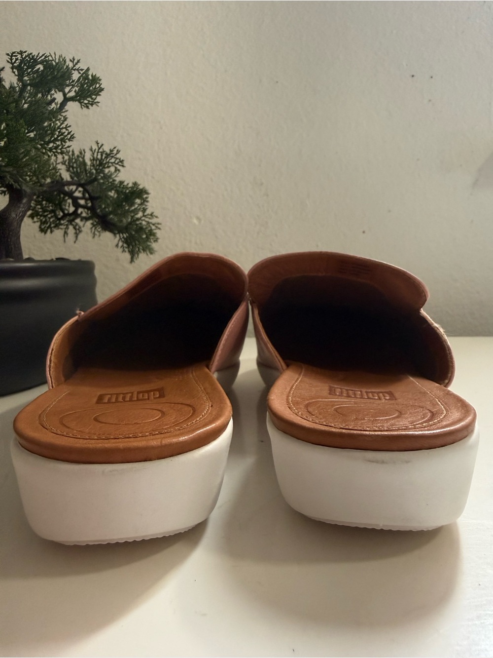 Fitflop serene mule size 8.5 Pink Leather Slip-On Mule with White Platform - Picture 5 of 8